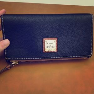 Dooney and Bourke wallet